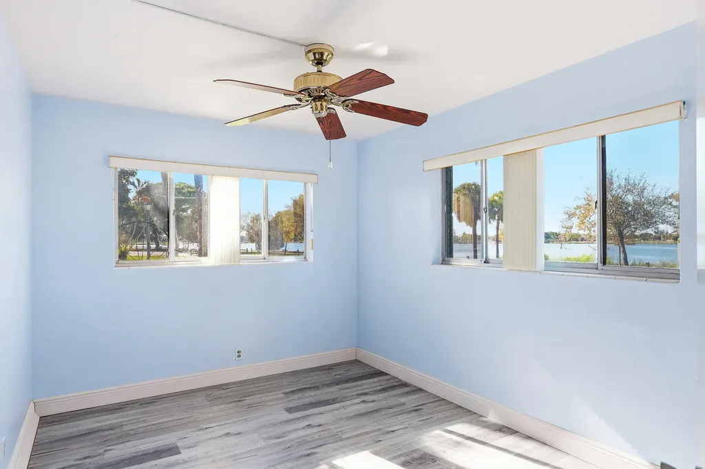 2004 Lake Osborne Drive Lake Worth Beach FL 33461