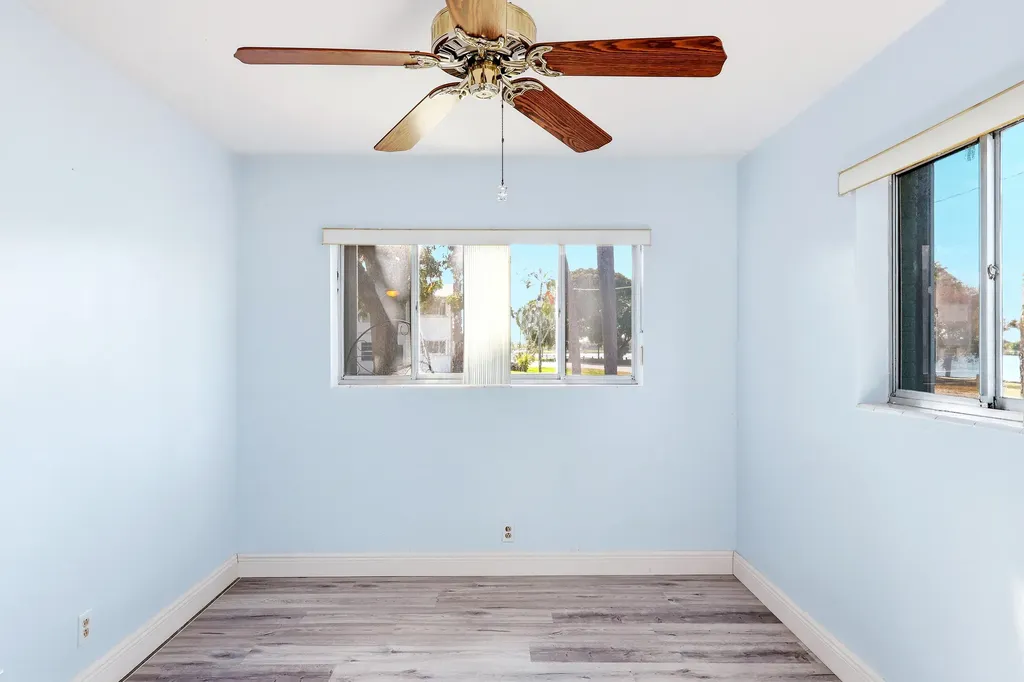 2004 Lake Osborne Drive Lake Worth Beach FL 33461