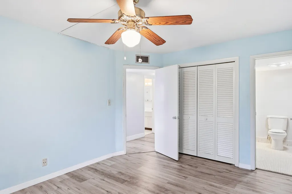 2004 Lake Osborne Drive Lake Worth Beach FL 33461