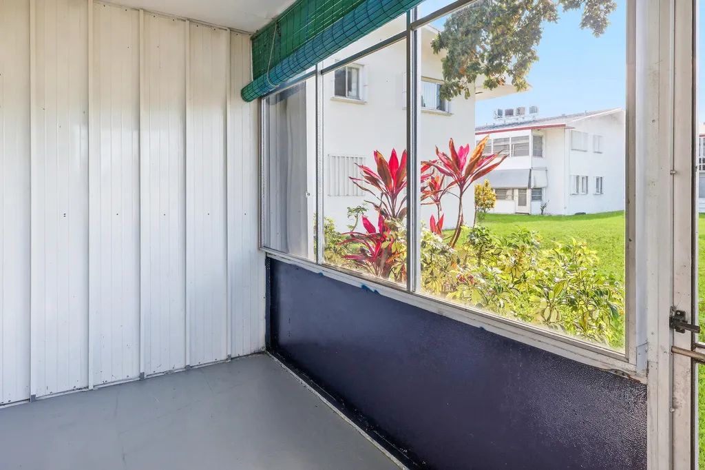 2004 Lake Osborne Drive Lake Worth Beach FL 33461