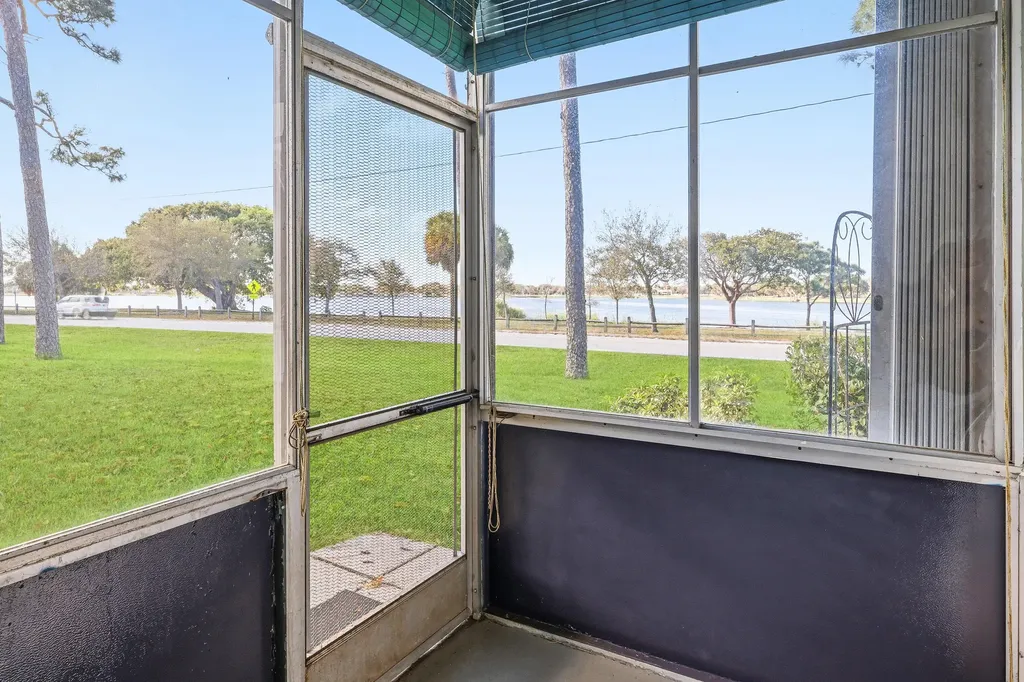 2004 Lake Osborne Drive Lake Worth Beach FL 33461