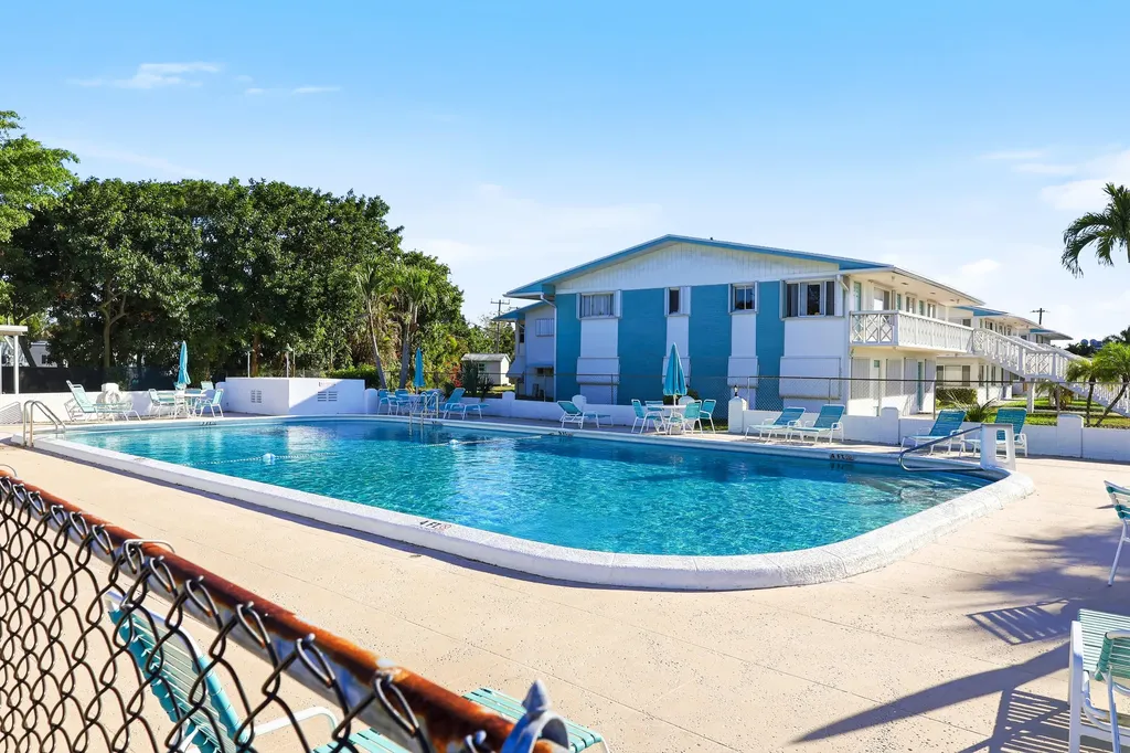 2004 Lake Osborne Drive Lake Worth Beach FL 33461
