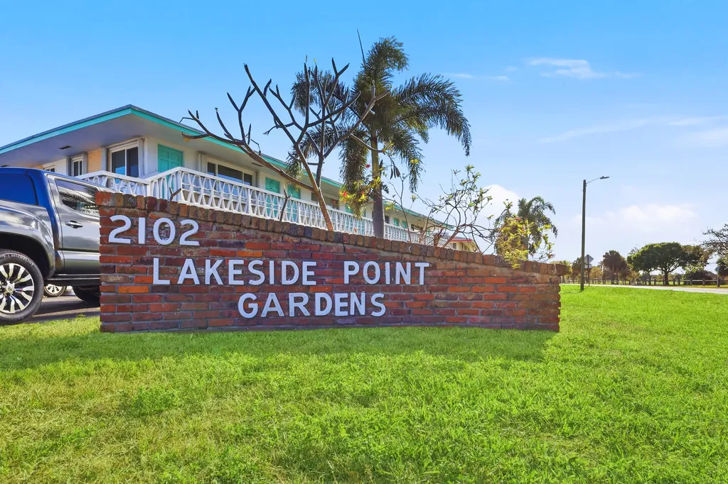 2004 Lake Osborne Drive Lake Worth Beach FL 33461