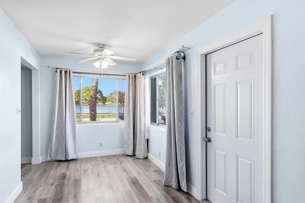 2004 Lake Osborne Drive Lake Worth Beach FL 33461