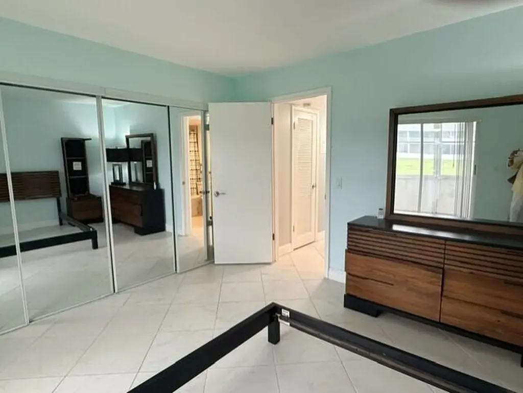 216 Berkshire K West Palm Beach FL 33417