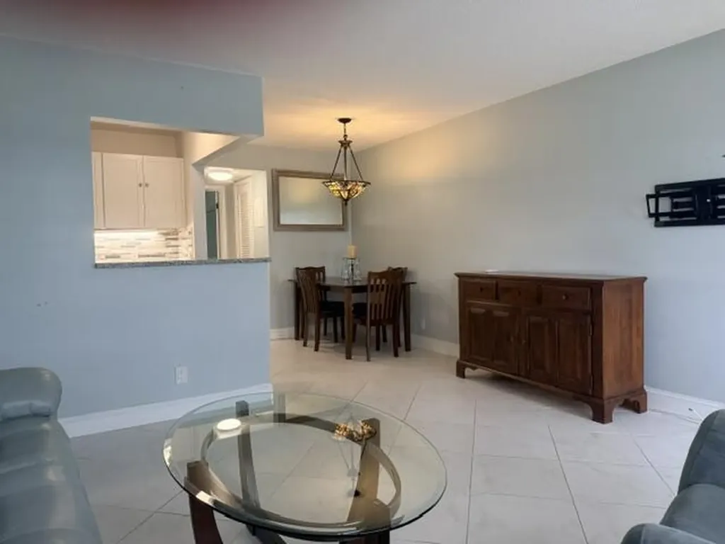 216 Berkshire K West Palm Beach FL 33417