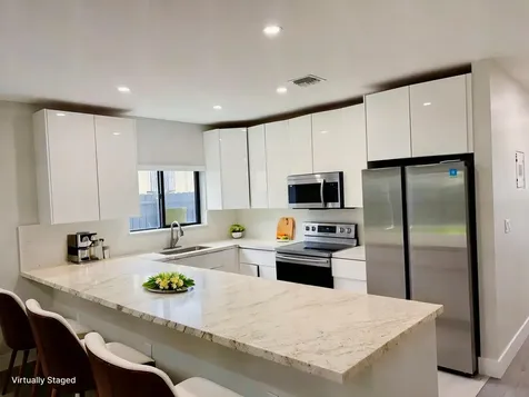 2210 W 5th Way Hialeah FL 33010