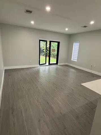 2210 W 5th Way Hialeah FL 33010