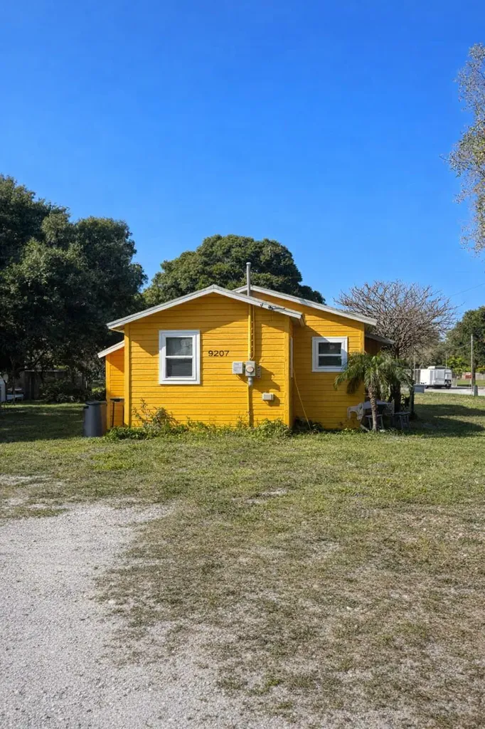 2206 Delaware Avenue Fort Pierce FL 34950