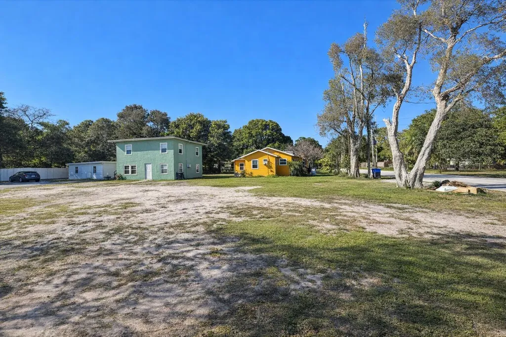 2206 Delaware Avenue Fort Pierce FL 34950