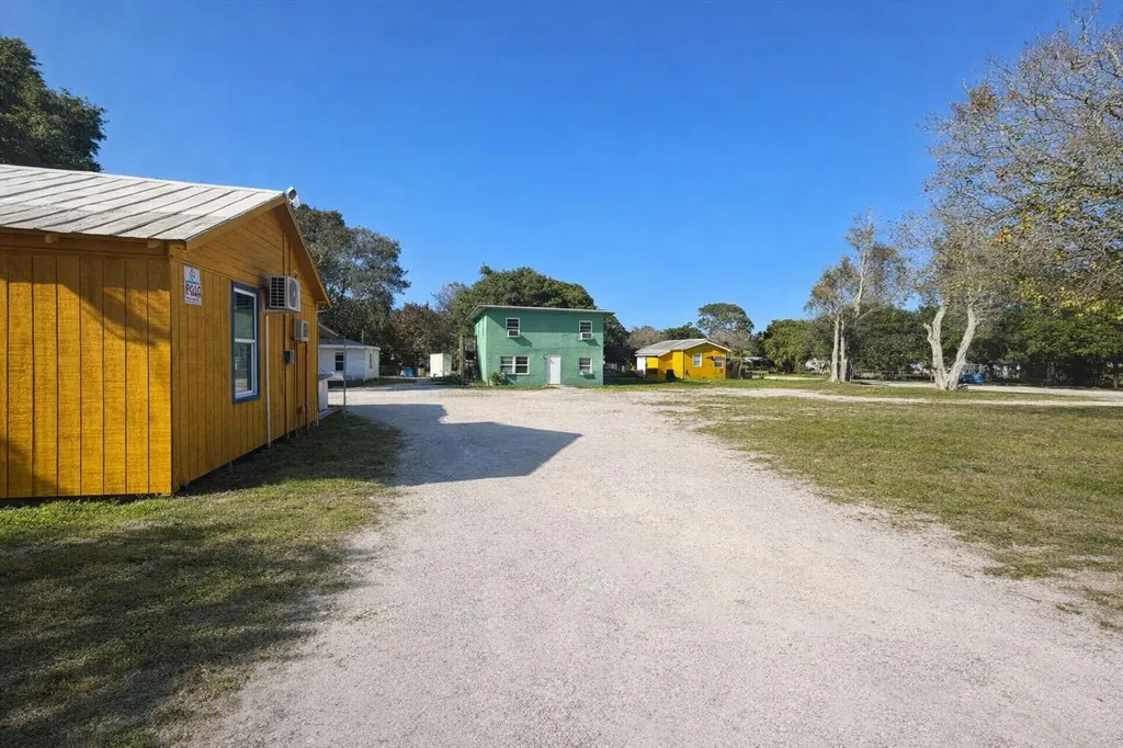 2206 Delaware Avenue Fort Pierce FL 34950