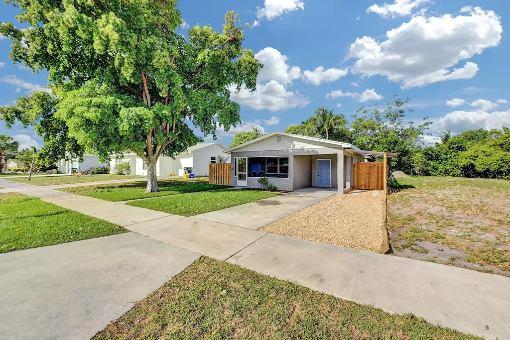 240 NW 9th Avenue Delray Beach FL 33444