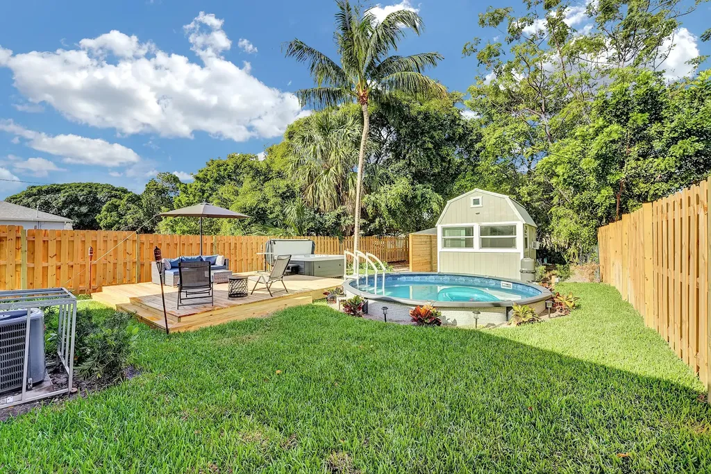 240 NW 9th Avenue Delray Beach FL 33444