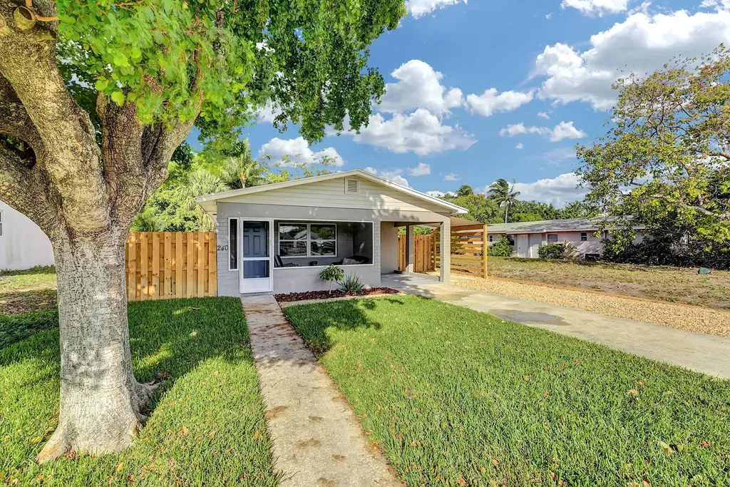 240 NW 9th Avenue Delray Beach FL 33444
