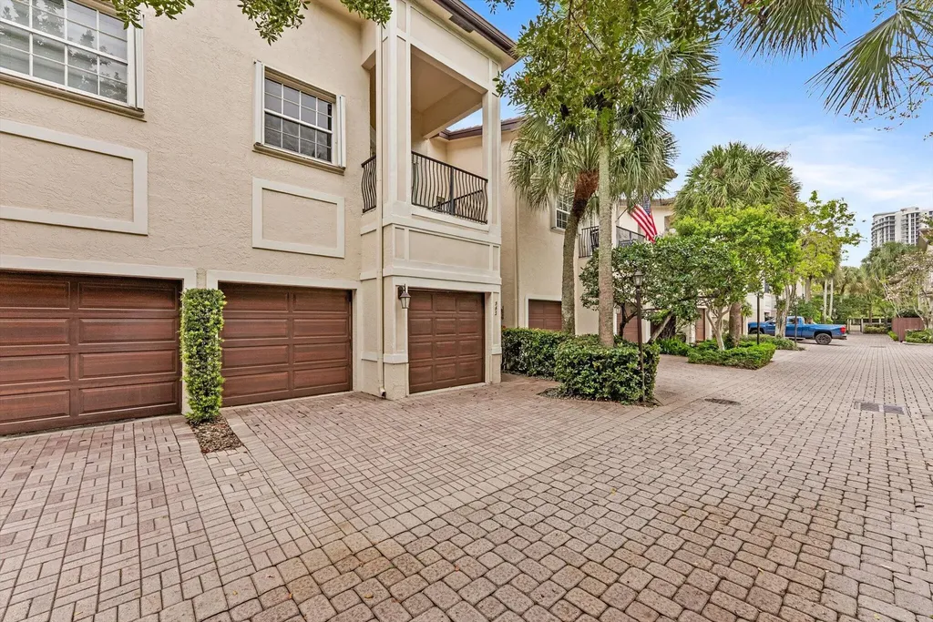 352 NE 7th Avenue Fort Lauderdale FL 33301