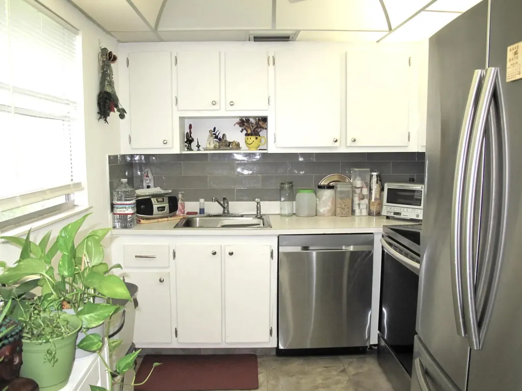376 Flanders Delray Beach FL 33484
