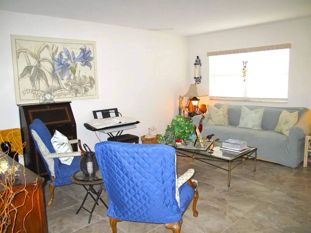 376 Flanders Delray Beach FL 33484