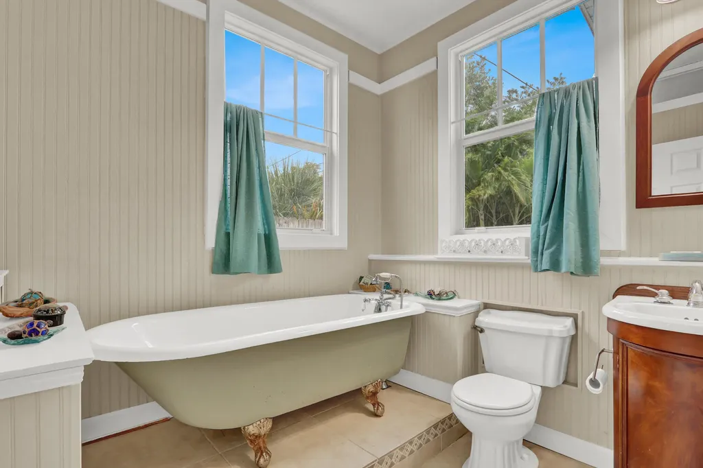 176 E 24th Street Riviera Beach FL 33404