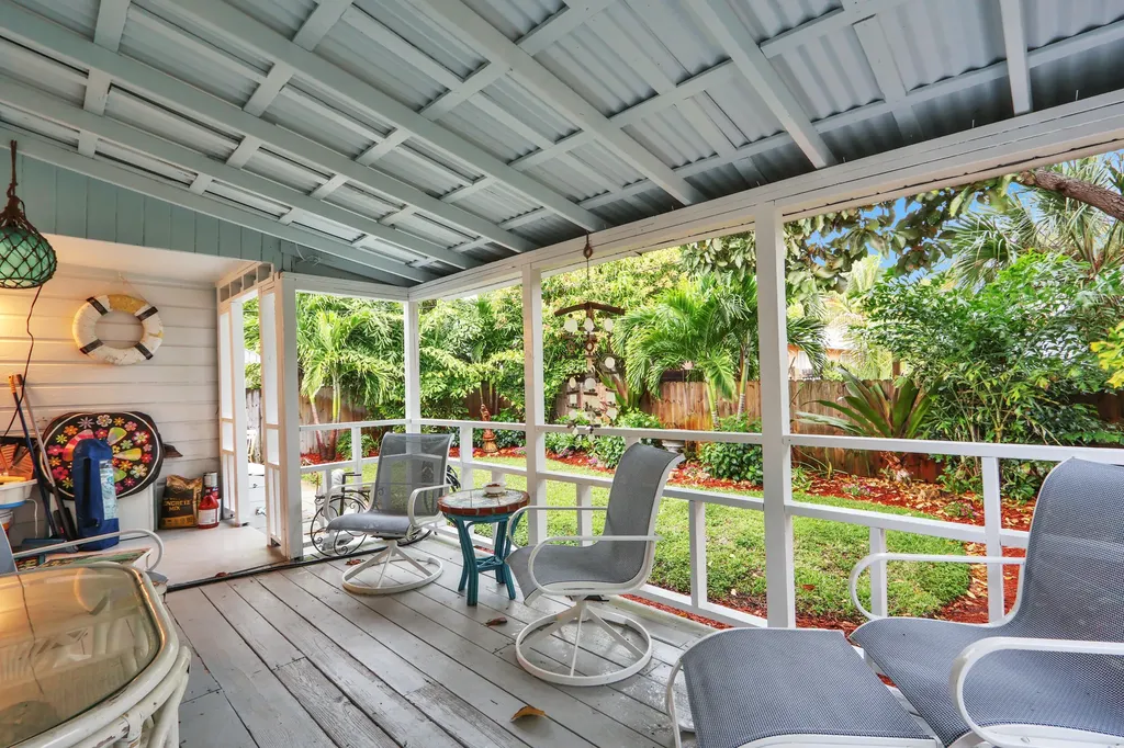 176 E 24th Street Riviera Beach FL 33404