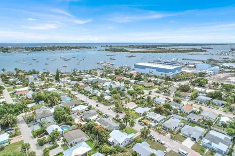 176 E 24th Street Riviera Beach FL 33404