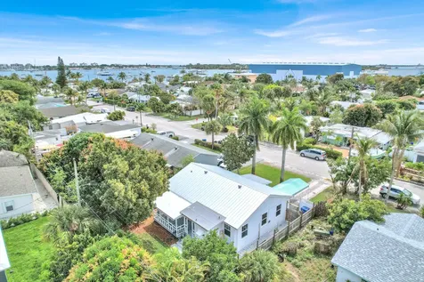 176 E 24th Street Riviera Beach FL 33404