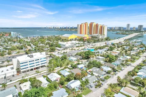 176 E 24th Street Riviera Beach FL 33404