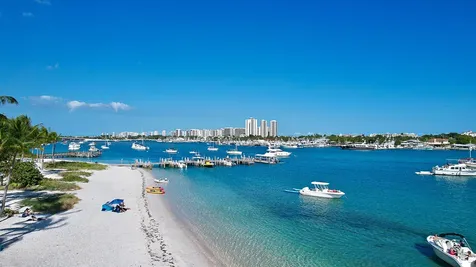 176 E 24th Street Riviera Beach FL 33404