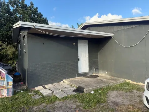 6019 Hayes Street Hollywood FL 33024