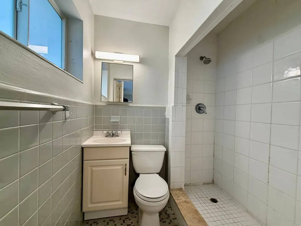 1215 NE 17th Avenue Fort Lauderdale FL 33304