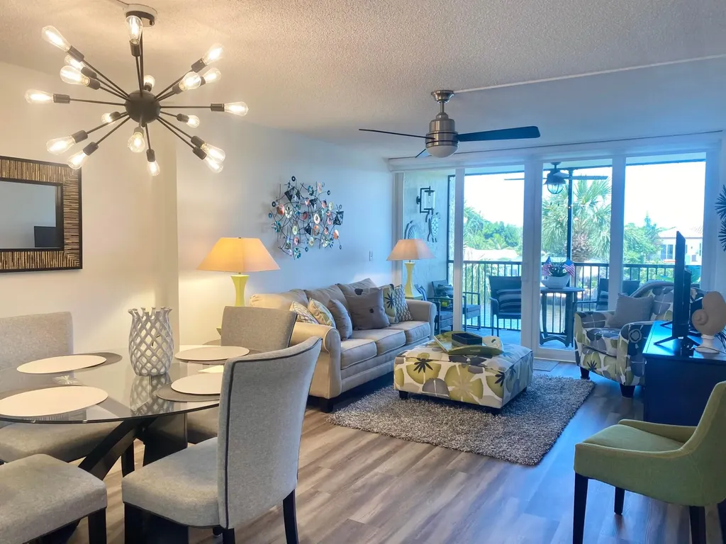 18 Royal Palm Way Boca Raton FL 33432