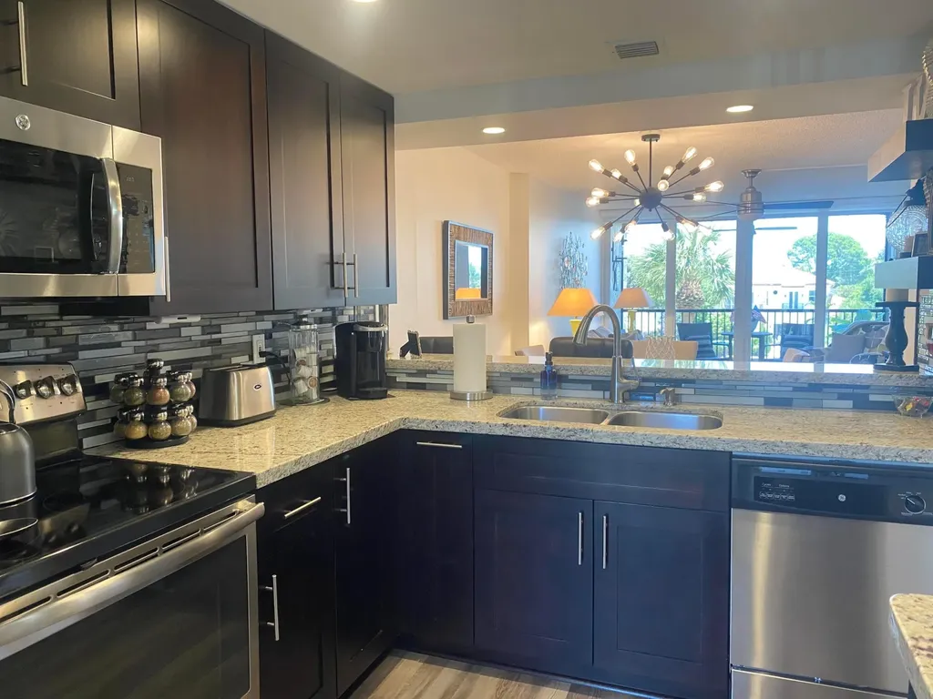 18 Royal Palm Way Boca Raton FL 33432