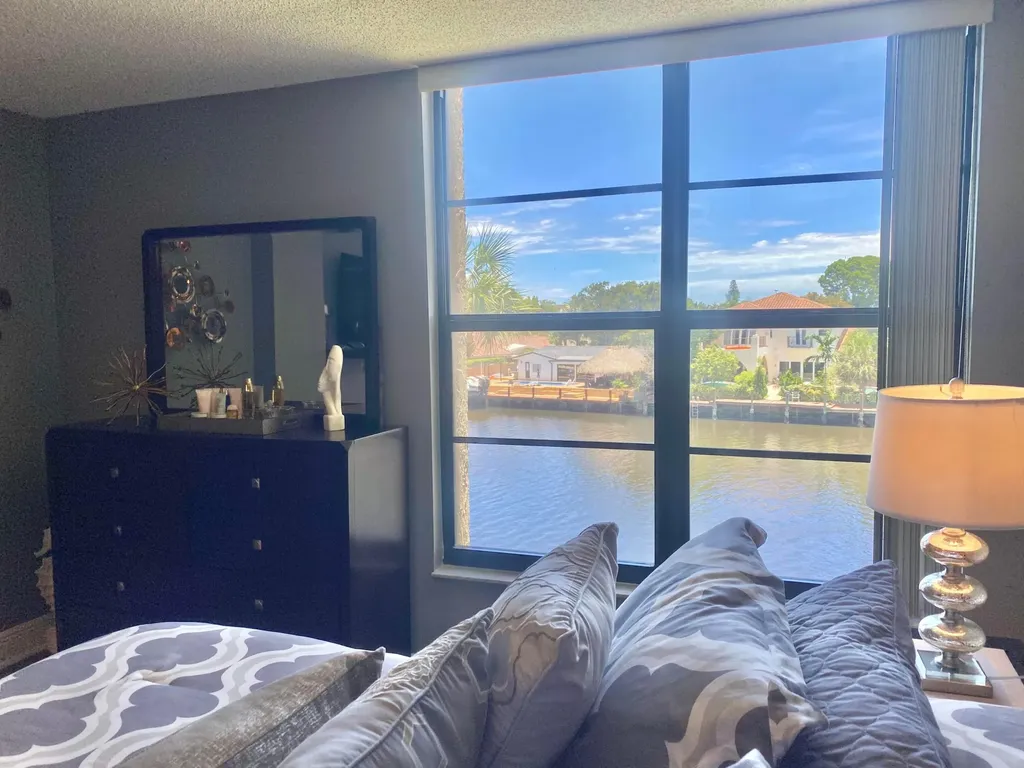 18 Royal Palm Way Boca Raton FL 33432