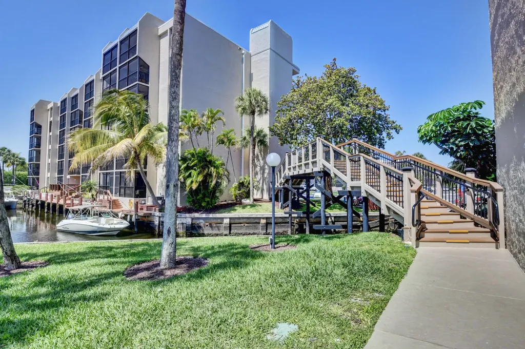 18 Royal Palm Way Boca Raton FL 33432