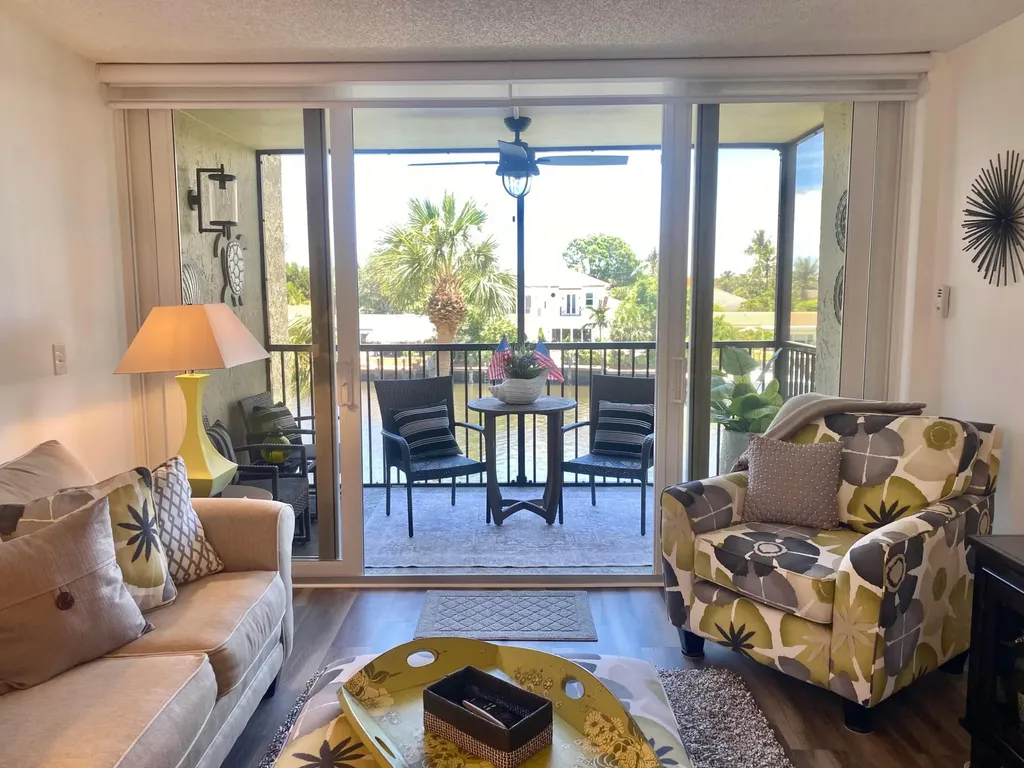 18 Royal Palm Way Boca Raton FL 33432