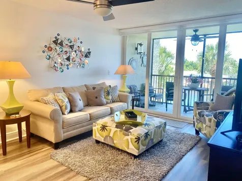 18 Royal Palm Way Boca Raton FL 33432