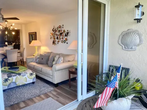 18 Royal Palm Way Boca Raton FL 33432