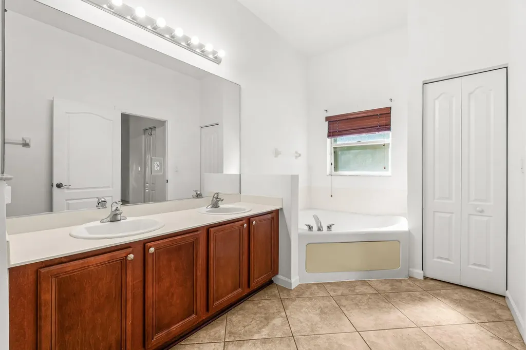 131 Lancaster Way Royal Palm Beach FL 33414