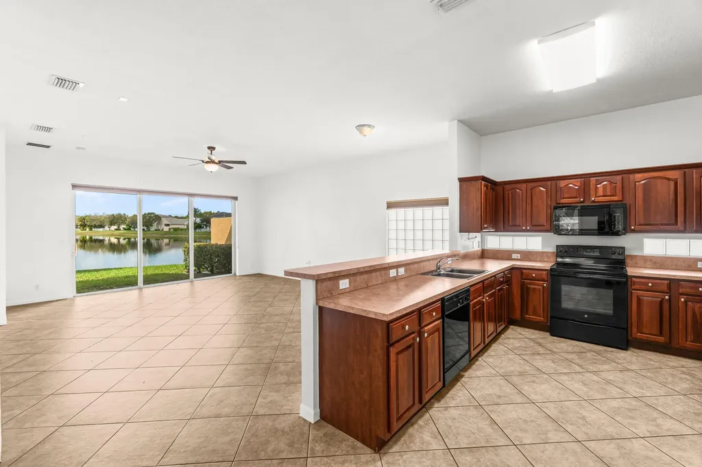 131 Lancaster Way Royal Palm Beach FL 33414