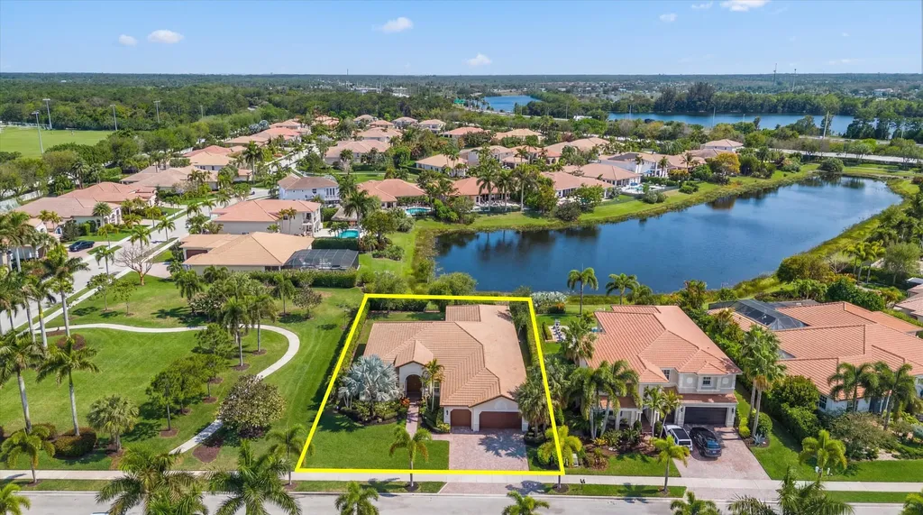 108 Casa Circle Jupiter FL 33458
