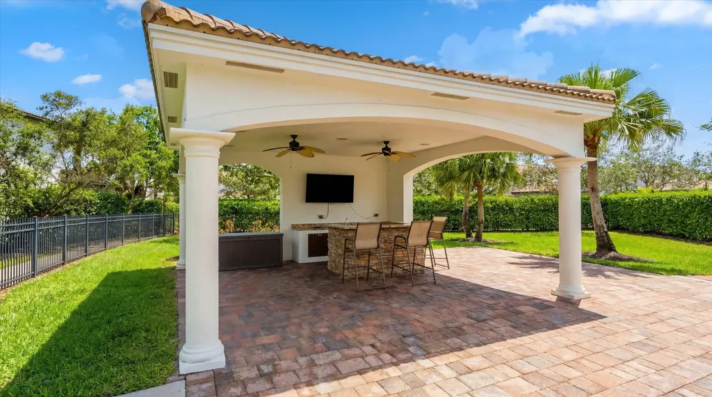 108 Casa Circle Jupiter FL 33458