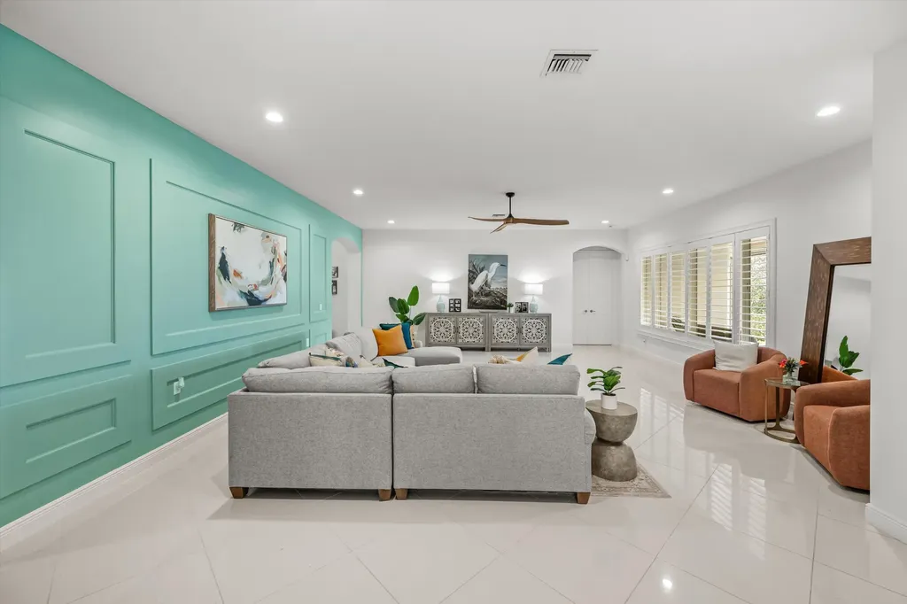 108 Casa Circle Jupiter FL 33458