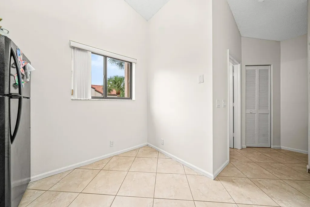 16 Via De Casas Sur Boynton Beach FL 33426