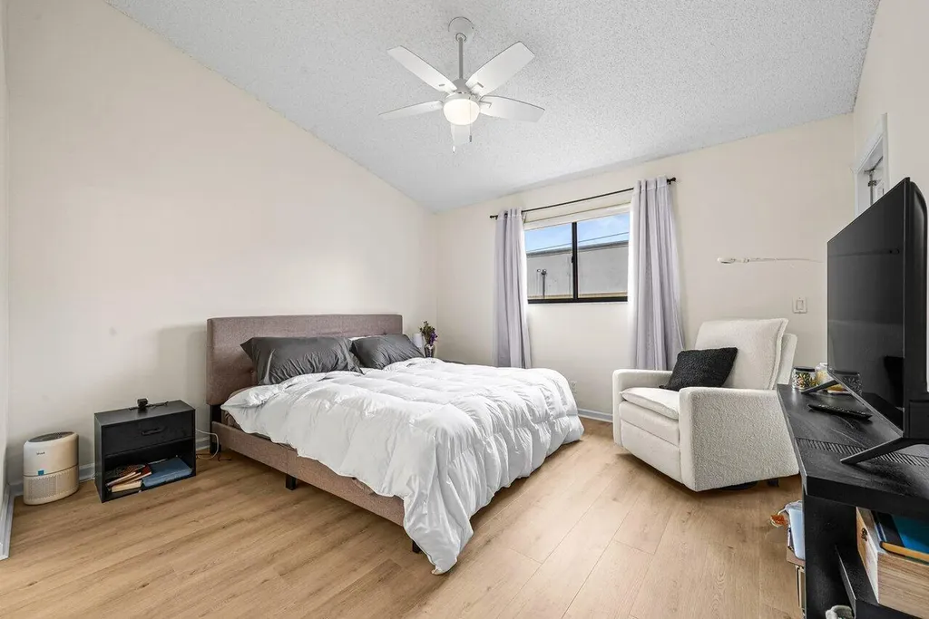 16 Via De Casas Sur Boynton Beach FL 33426