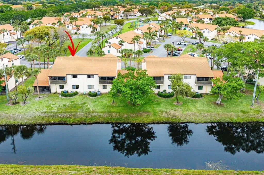 16 Via De Casas Sur Boynton Beach FL 33426