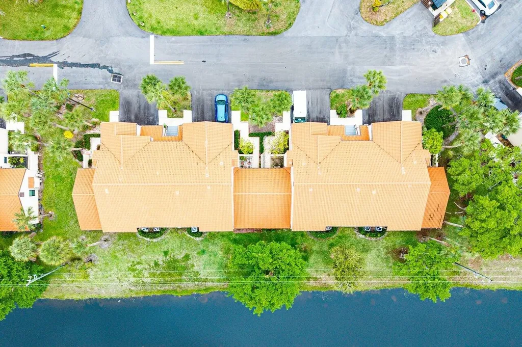 16 Via De Casas Sur Boynton Beach FL 33426