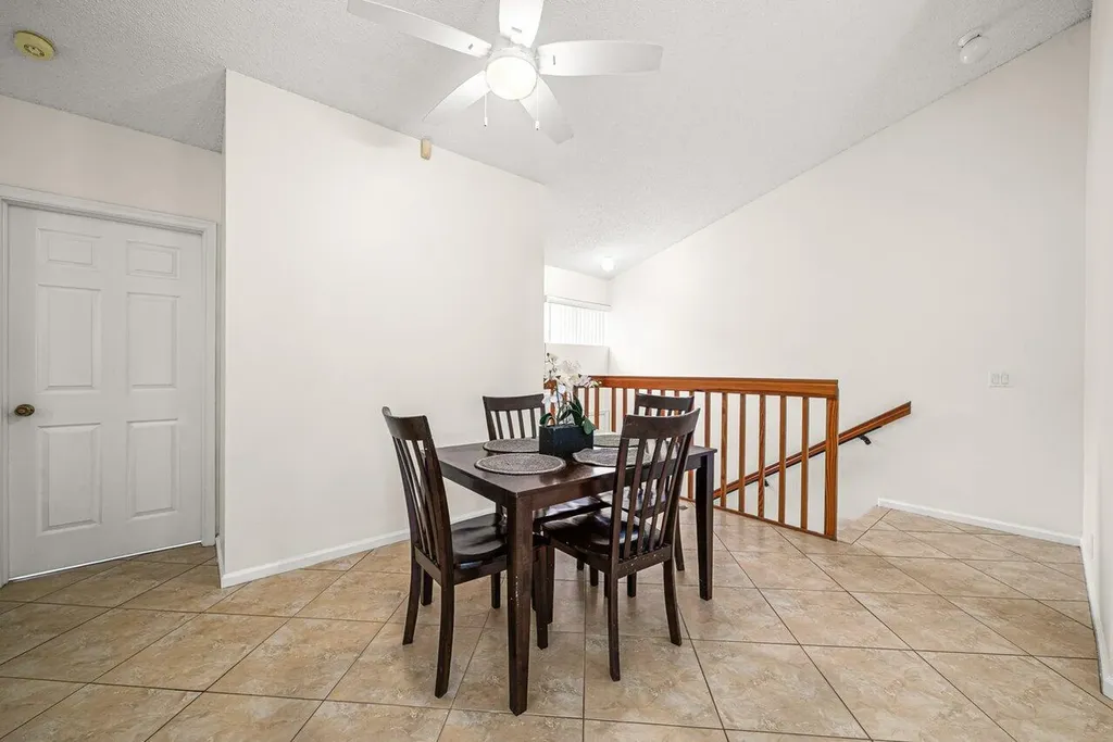 16 Via De Casas Sur Boynton Beach FL 33426