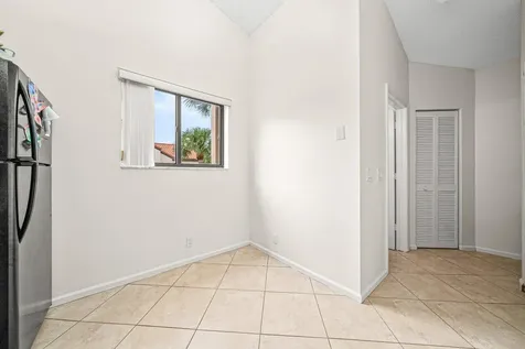 16 Via De Casas Sur Boynton Beach FL 33426