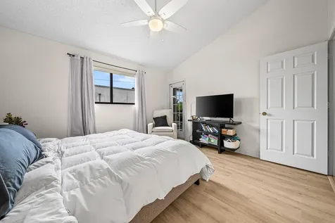 16 Via De Casas Sur Boynton Beach FL 33426