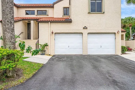 16 Via De Casas Sur Boynton Beach FL 33426