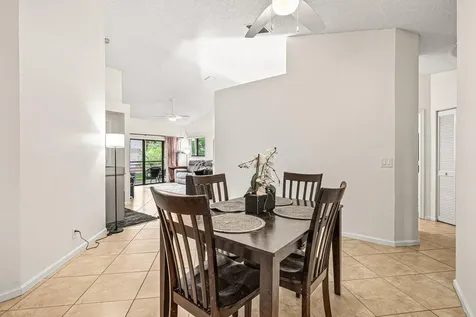 16 Via De Casas Sur Boynton Beach FL 33426